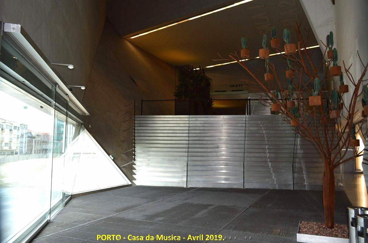 2265 - Porto -Casa da Musica.jpg